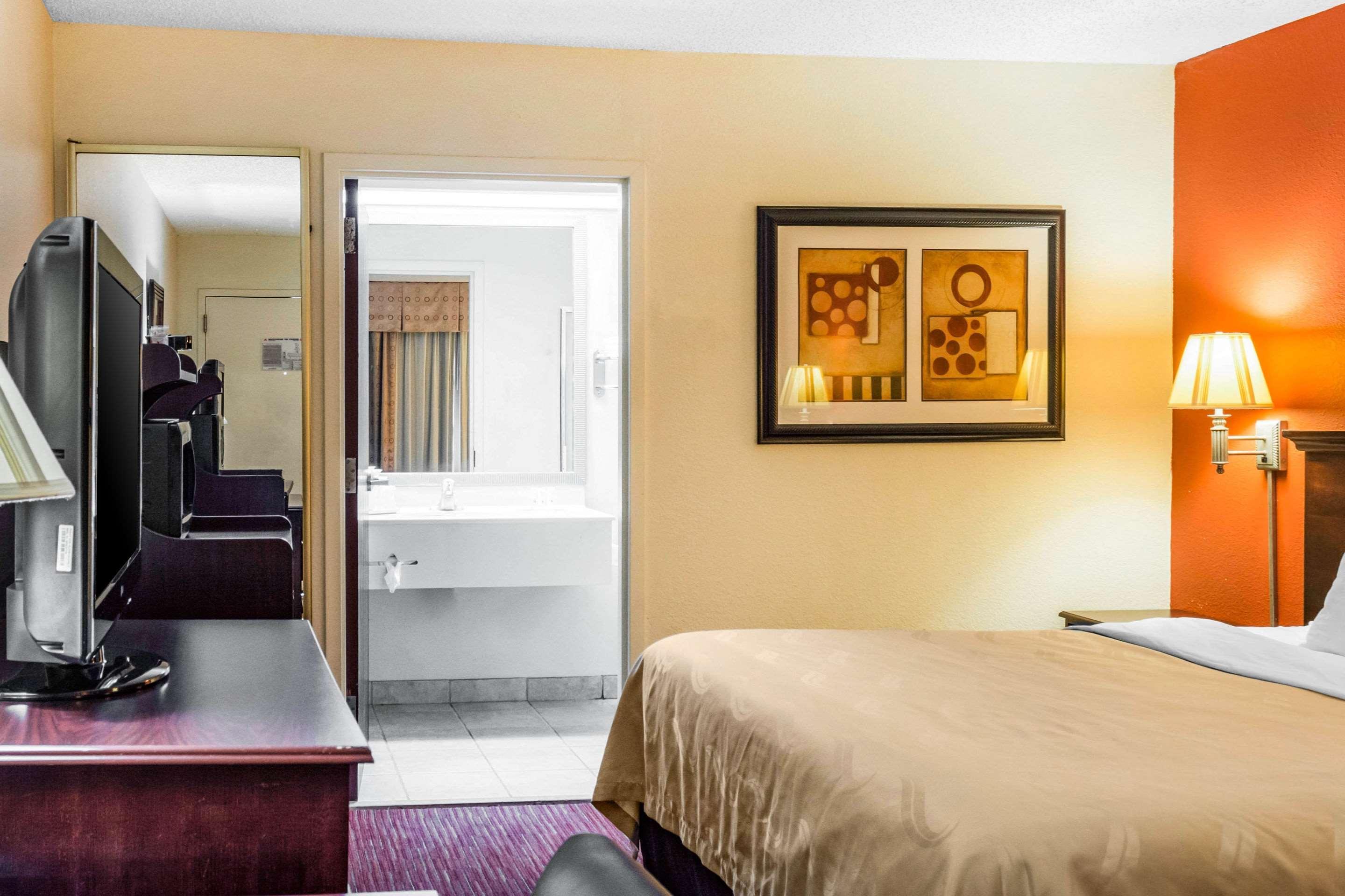 Quality Inn אלבני מראה חיצוני תמונה