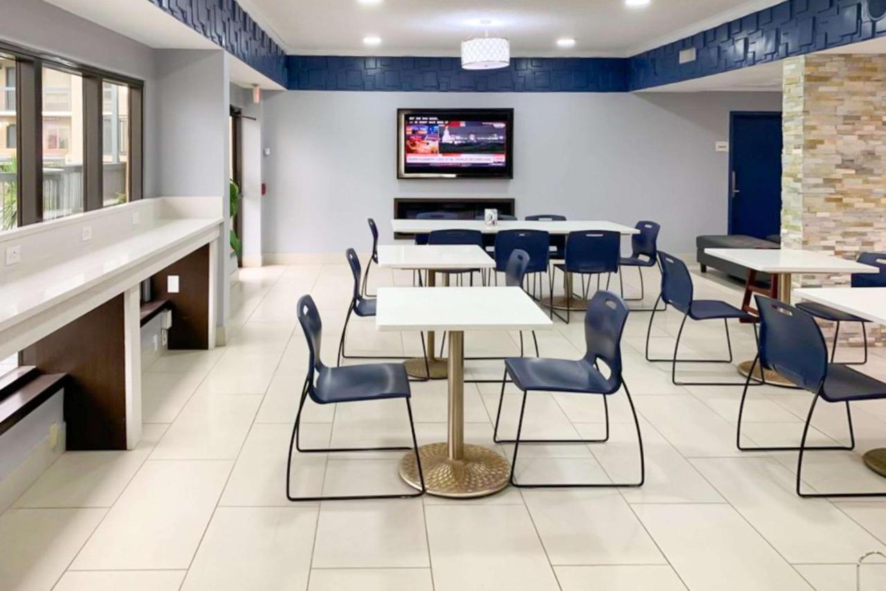 Quality Inn אלבני מראה חיצוני תמונה