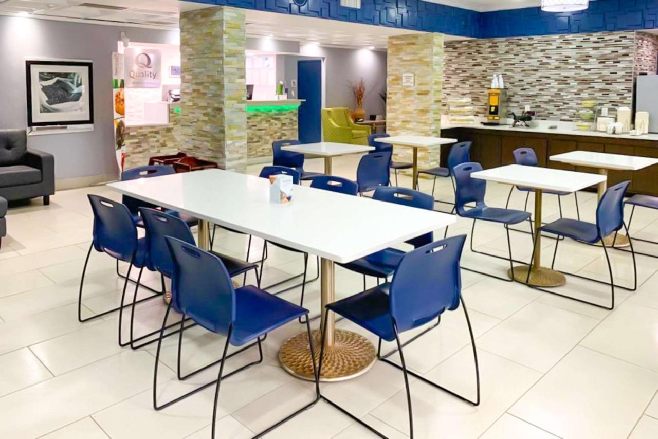 Quality Inn אלבני מראה חיצוני תמונה