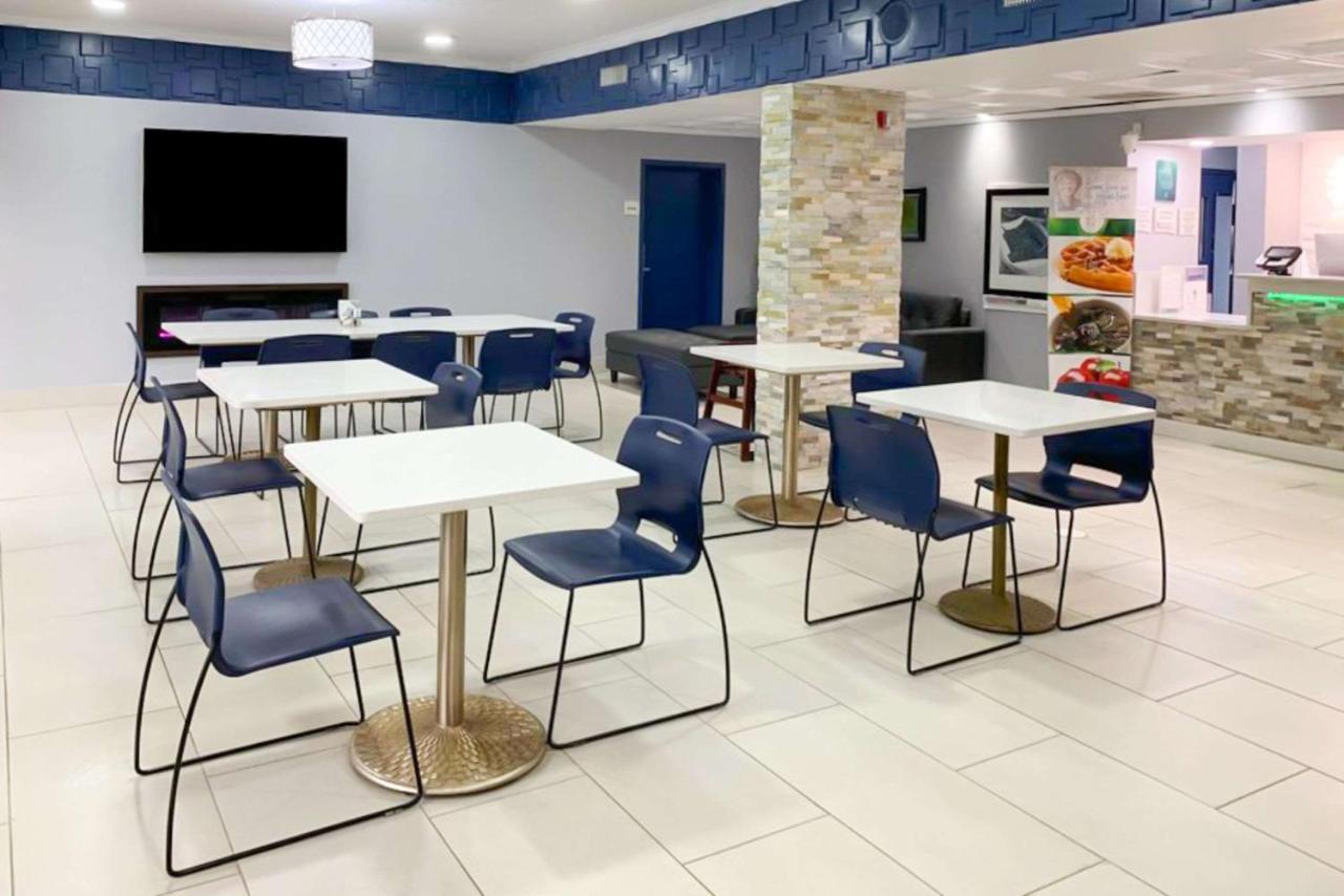 Quality Inn אלבני מראה חיצוני תמונה