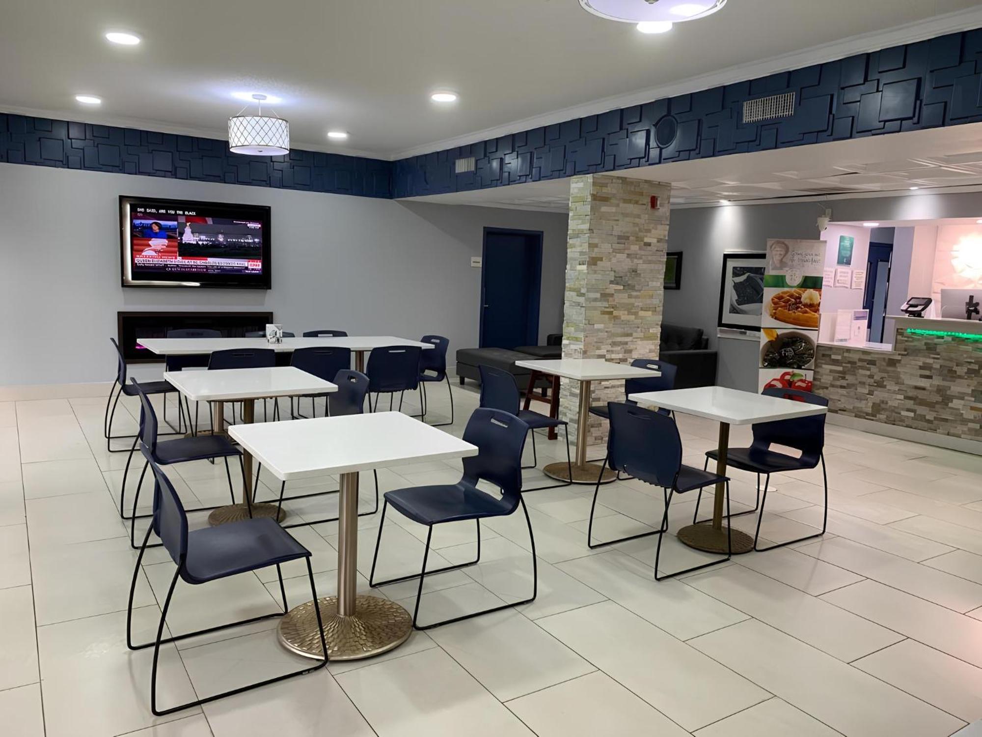 Quality Inn אלבני מראה חיצוני תמונה